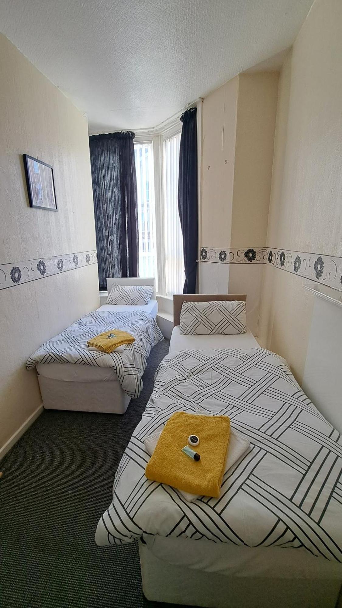 Fern Villa Hotel - Albert Road Blackpool Zewnętrze zdjęcie